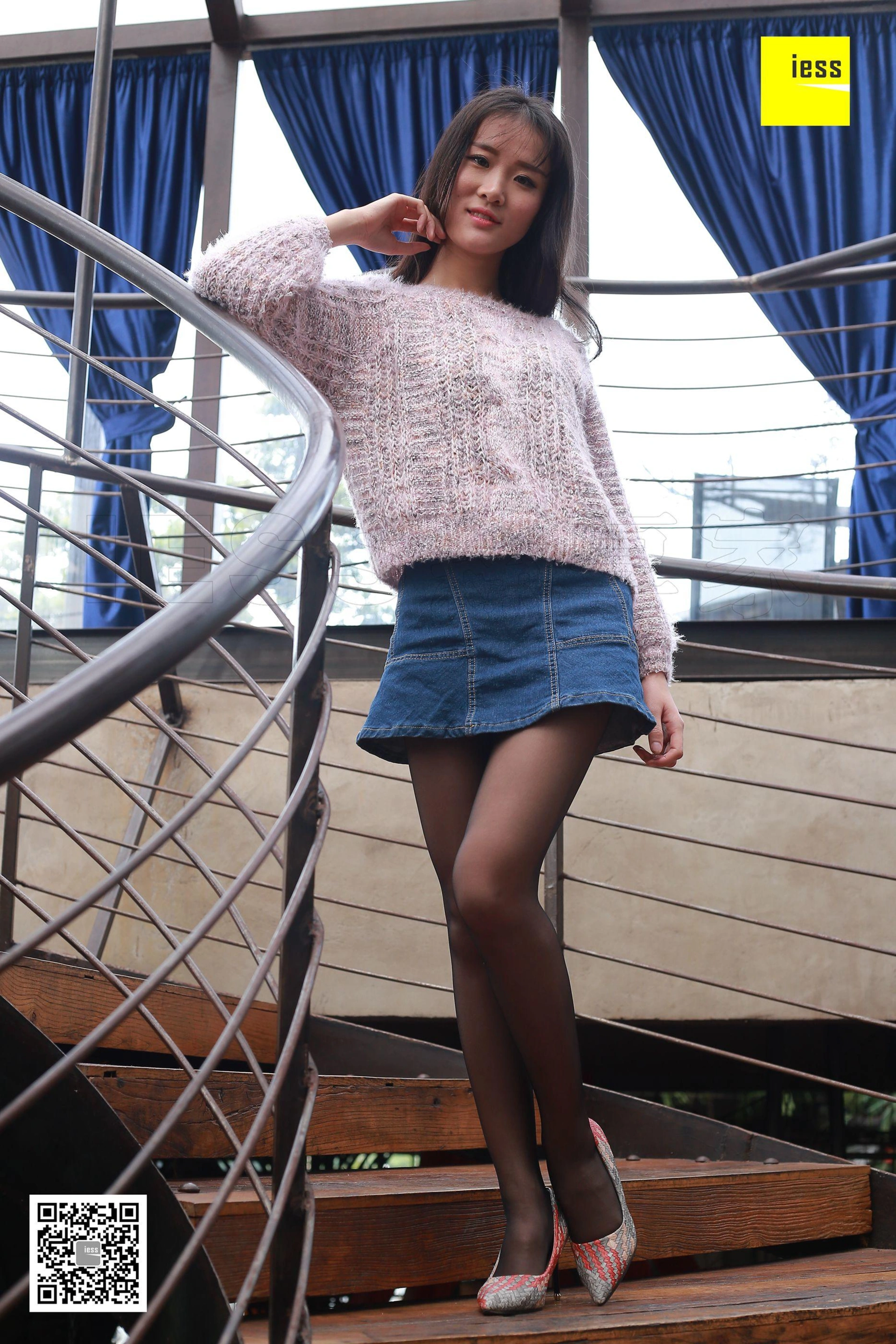 [IESS异思趣向] 2018.02.27 丝享家178:《黑丝与彩色编织高跟》Julia 1
